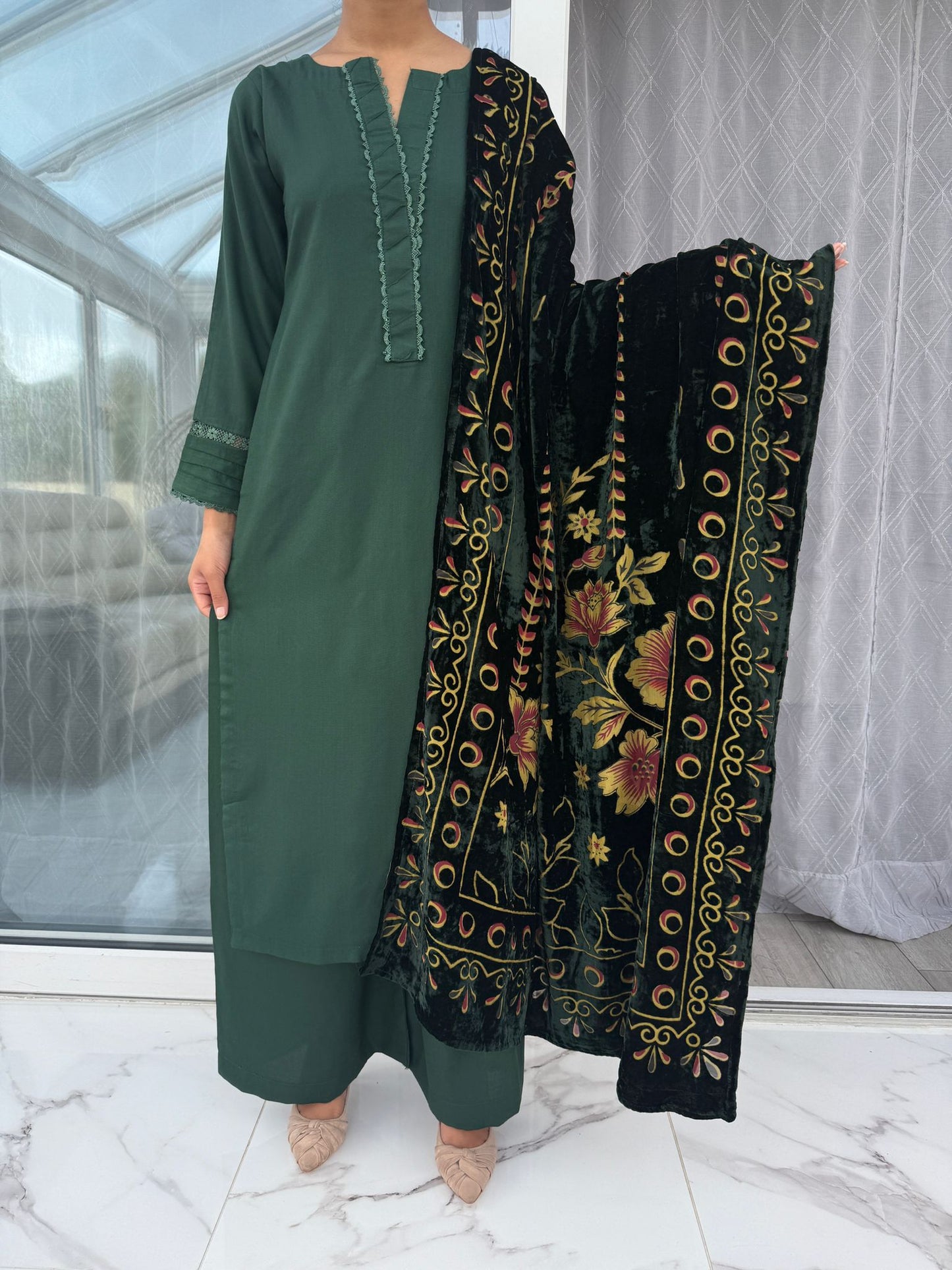 ZOYA GREEN - DHANAK WITH PLACHI SHAWL