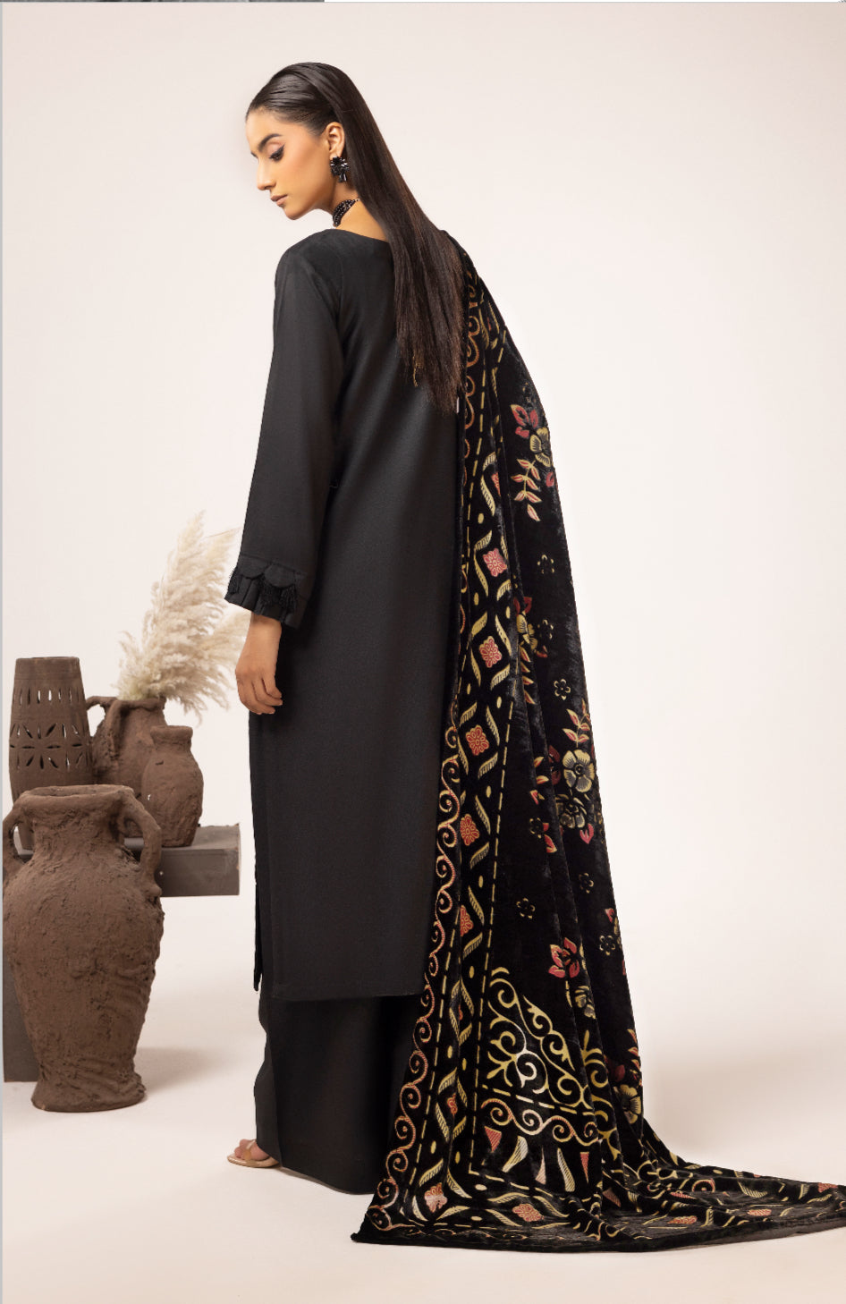 ZOYA BLACK - DHANAK WITH PLACHI SHAWL