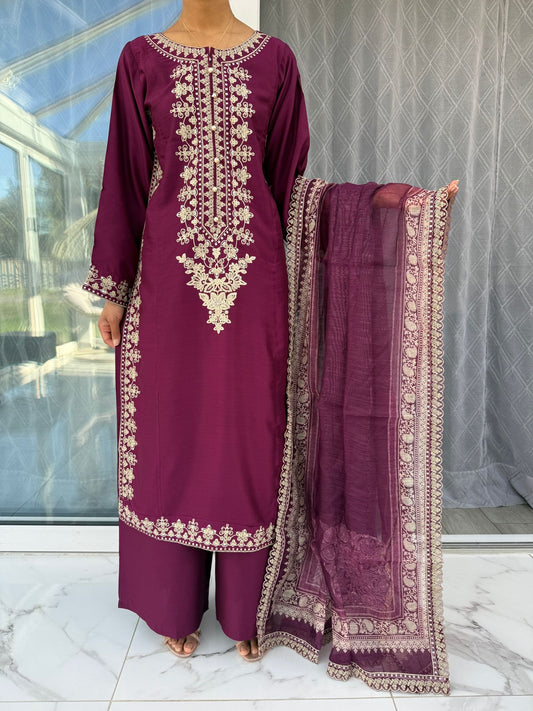 HIBA - Embroidered viscose outfit with plazo