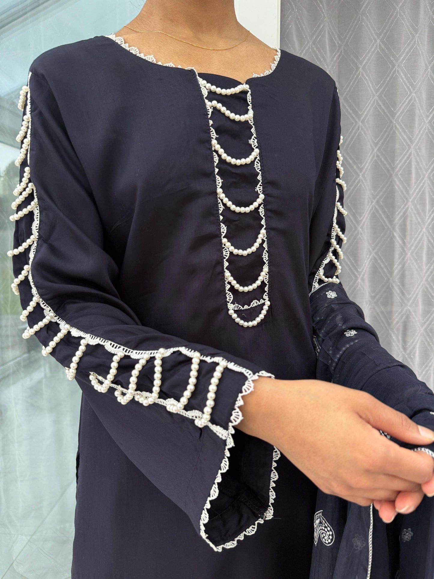 ELYSA NAVY - Viscose kameez with pearls and embroidered plazo