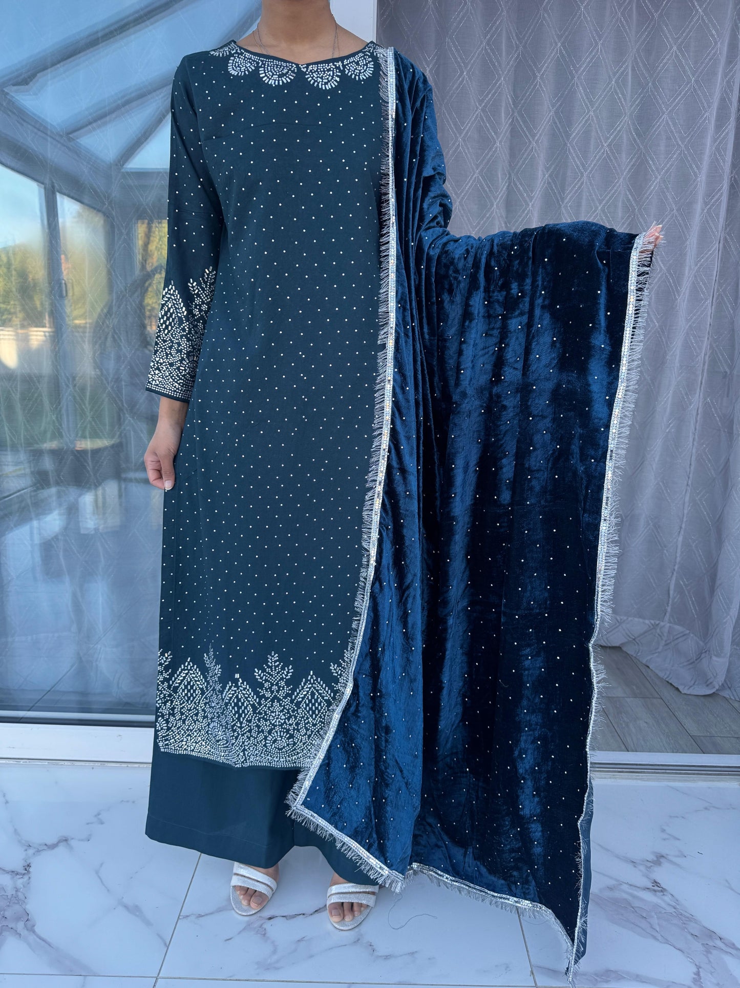 CRYSTALS SIMRANS - Luxury DHANAK outfit with diamanté and velvet shawl