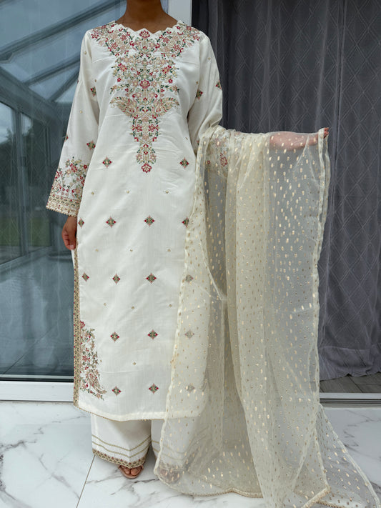 LARAIB - Zari embroidered raw silk outfit with plazo