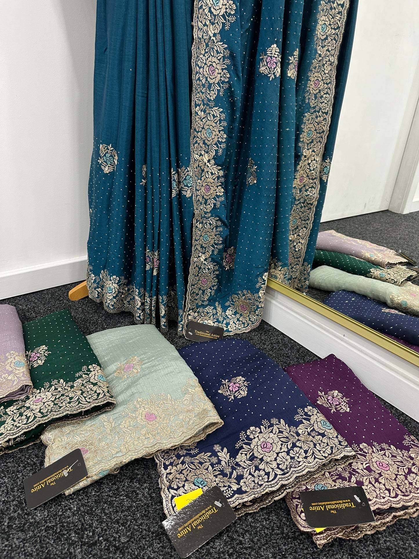NEHA - Embroidered saree
